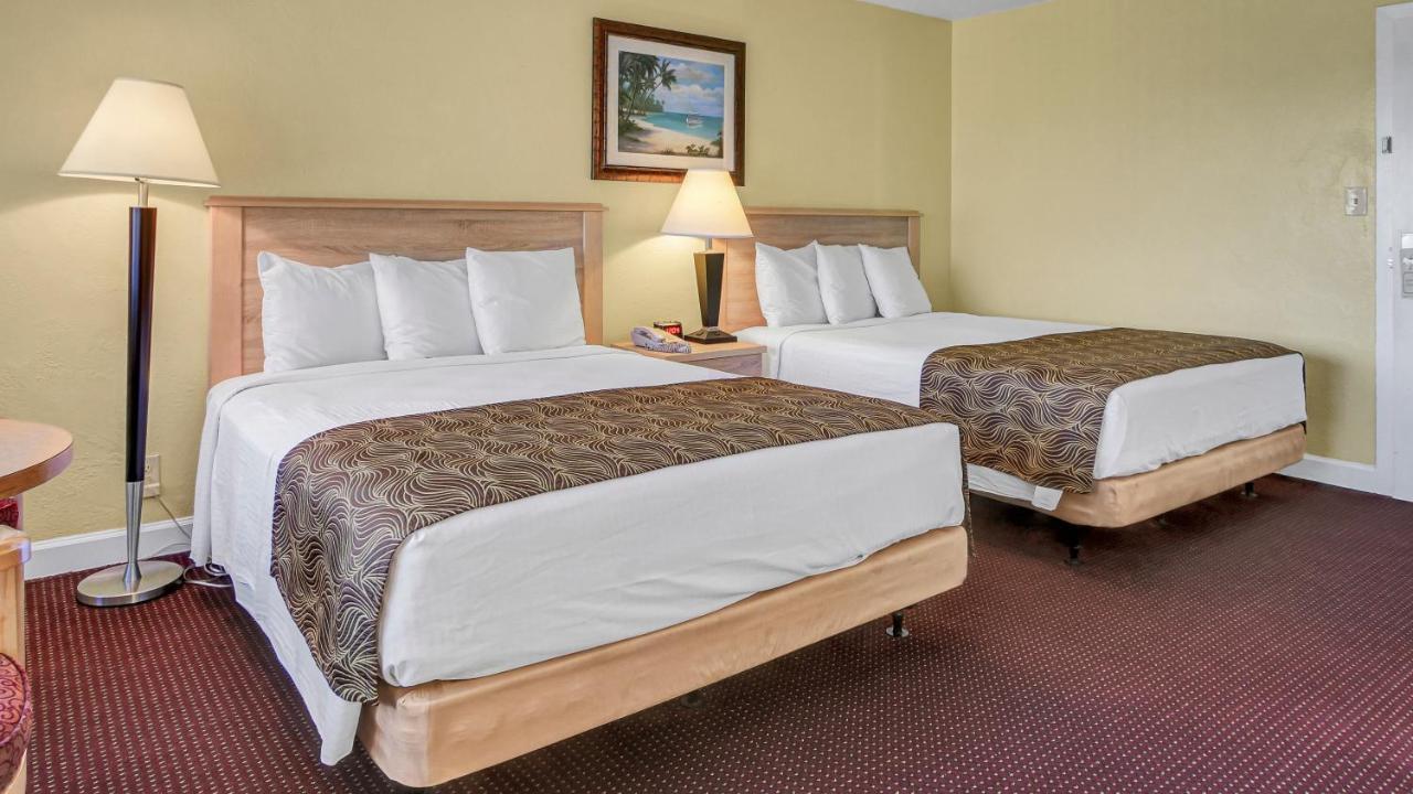 Page Terrace Beachfront Hotel St. Pete Beach Εξωτερικό φωτογραφία