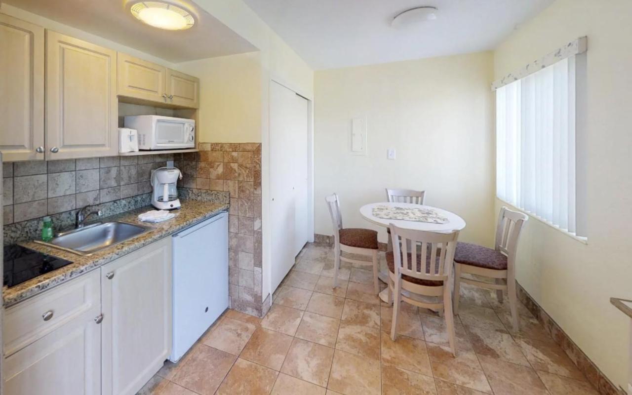 Page Terrace Beachfront Hotel St. Pete Beach Εξωτερικό φωτογραφία